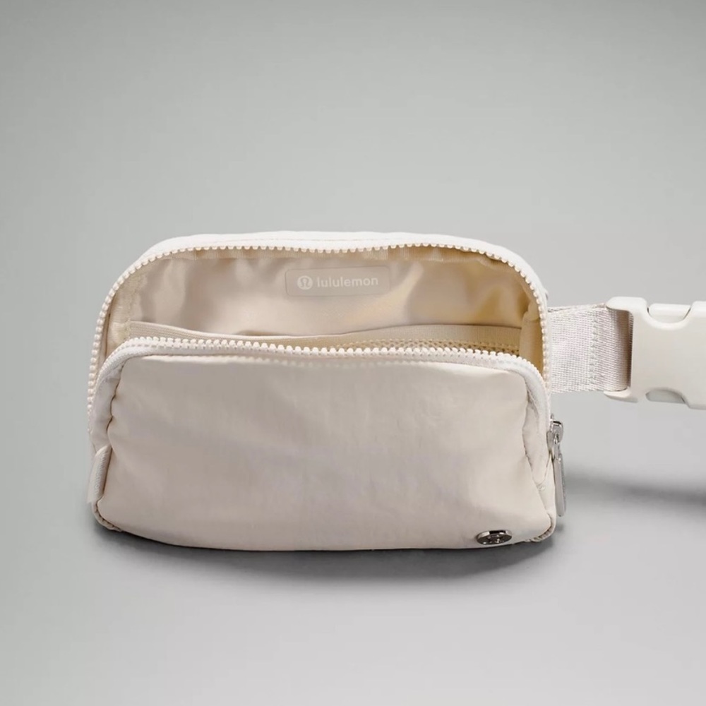 Lululemon Everywhere Belt Bag- White Opal - Picture 4 of 6